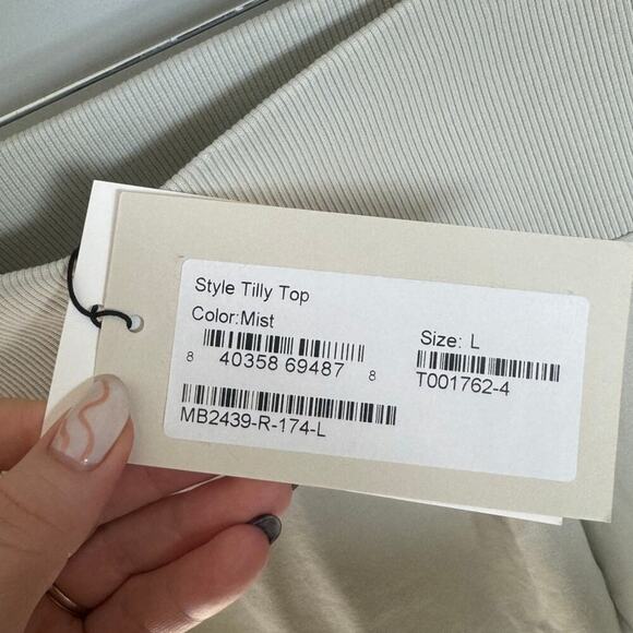 NWT Marcella Tilly Off The Shoulder Top Long Sleeves Boat Neck Cream Size Large - Picture 11 of 13